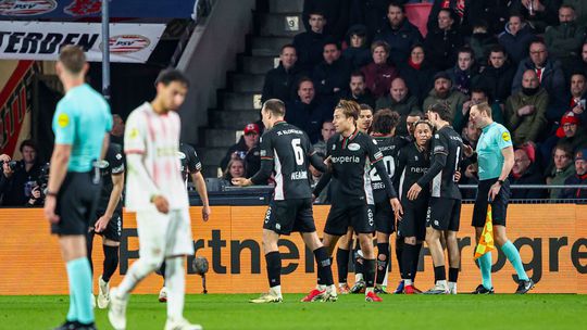 PSV krijgt pijnlijke tik in jacht op vroegste titel ooit: stuntploeg NEC opnieuw te sterk