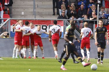 FC Utrecht zet druk op Ajax dankzij doelpunt in blessuretijd tegen Go Ahead Eagles