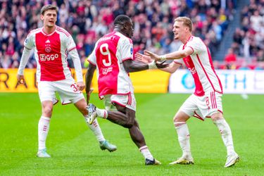 Kenneth Taylor voelt ongemak over juichen voor Feyenoord: 'Dat is wel een beetje gek'