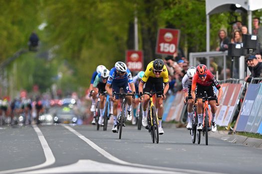 Mathieu van der Poel ver weg bij Amstel Gold Race-zege van Tom Pidcock: 'Had zeker de benen niet'