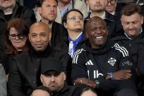 Iconisch lachje van Thierry Henry belachelijk gemaakt: 'Help mij even man!'