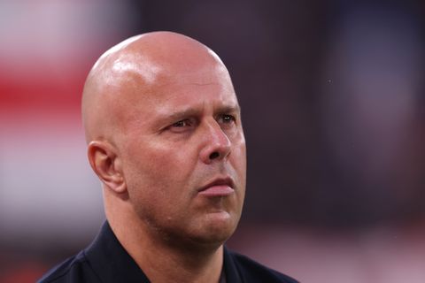 Arne Slot met de grond gelijk gemaakt na Champions League-drama Liverpool: 'Serieuze vragen over zijn toekomst'