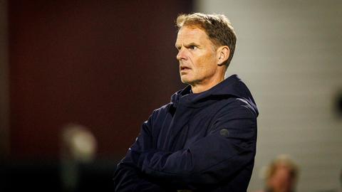 Oud-topvoetballer Frank de Boer staat stil bij bijzonder moment: 'Wat gaat de tijd toch snel'