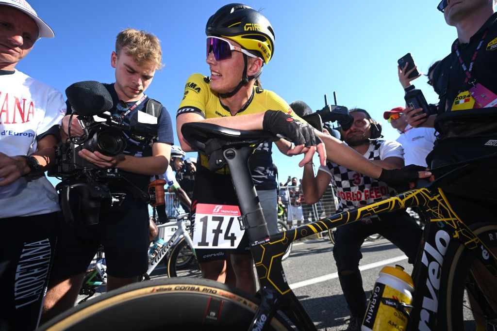 Virus gaat rond in Giro-peloton: 'Er wordt veel gehoest, gesnoten en gesnotterd'