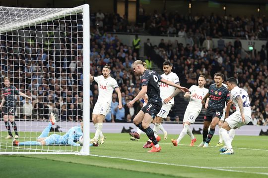 Erling Haaland zet Manchester City op voorsprong bij Tottenham Hotspur