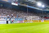 De Graafschap-supporters waren het niet eens met de beslissing om verder te spelen. © Pro Shots