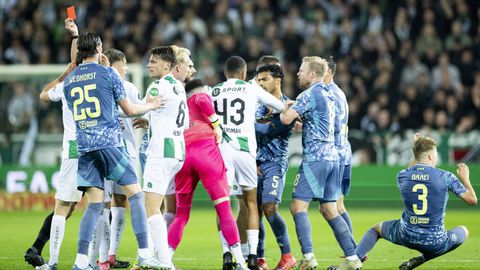 FC Groningen - Ajax eindigt in flinke knokpartij: emoties lopen hoog op bij gefrusteerde spelers