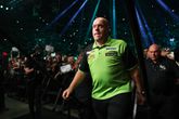 Michael van Gerwen mag 'geen excuses' hebben in de slotfase van de Premier League Darts. ©PDC
