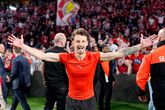 Peter Bosz geeft feestende PSV'ers en fans groot gelijk: 'Euforie was gigantisch, ik geniet zelf te weinig'