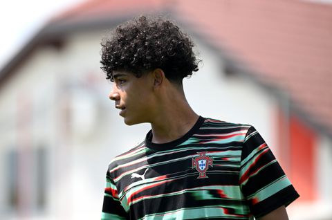 'Spectaculaire overstap lonkt voor zoon van Cristiano Ronaldo na debuut voor Portugal'