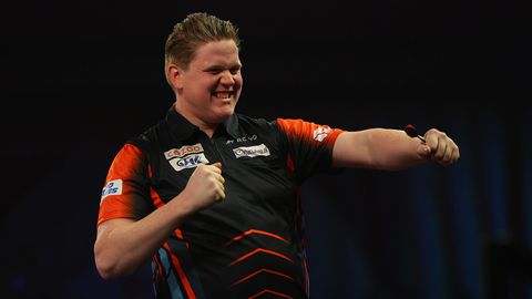 Vierkant uitgelachen Nederlandse darter vaderlijk toegesproken: 'Als hij iets serieuzer bezig zou zijn...'