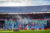 Een toepasselijke sfeeractie bij Feyenoord - RKC © Pro Shots