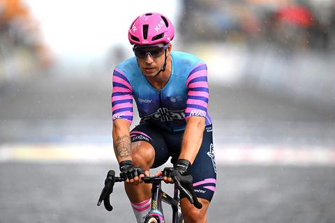 Dramatische val Dylan Groenewegen in Giro onder de loep genomen: 'Dat kan al het verschil maken'