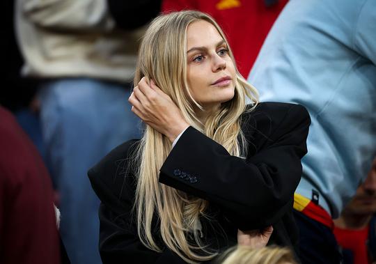 Pikante beelden brengen vriendin teamgenoot Frenkie de Jong in verlegenheid: 'Ik hoopte dat hij niet meekeek'