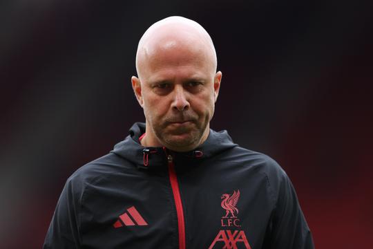 Arne Slot krijgt duidelijk signaal vanuit Liverpool over komend seizoen: 'Alle reden om dat aan te nemen'