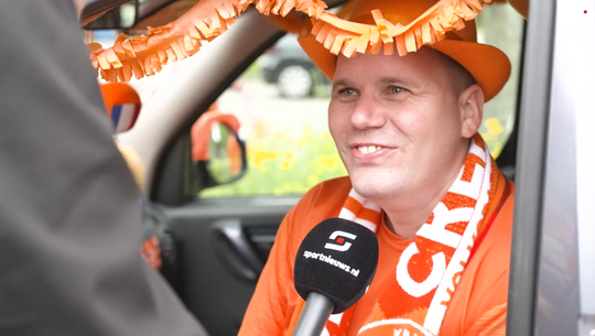 Oranje fanparade vertrokken naar Duitsland: 'Hoop oranje rotzooi verzameld en in de auto gegooid'