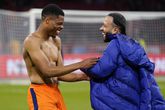 Denzel Dumfries wil Memphis Depay terugpakken op EK: 'Het wordt de hoogste tijd'