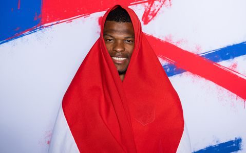 Denzel Dumfries bedankt medespelers voor prachtige titel: 'Ik doe daar helemaal niks bijzonders voor'