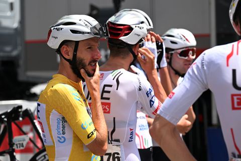 Joao Almeida mag van leider Adam Yates etappe winnen in Ronde van Zwitserland