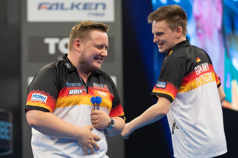 Luke Littler zal Duitsland nog meer haten na sensationele uitschakeling Engeland bij World Cup of Darts