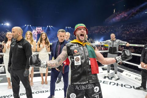 'Jonge jongen' Sergej Maslobojev (38) verovert Glory-titel van Tarik Khbabez: 'Ik heb het nog steeds in me'