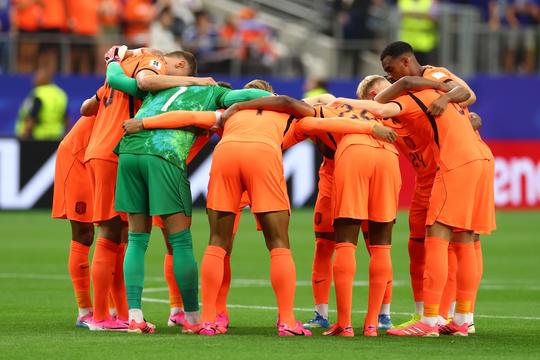 Dit is waarom veel spelers tijdens het WK voetbal met roze schoenen spelen