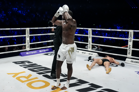 Mory Kromah sneert naar nieuwe opponent na waanzinnige knock-out Glory Collision 9: 'Dat is jou in al die tijd niet gelukt!'