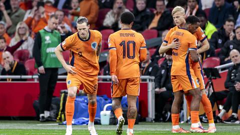 Ongeloof over opmerkelijke beslissing Oranje-bondscoach Ronald Koeman: 'Schandalig dat hij erbij is'