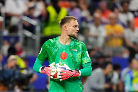 Oranje-doelman Bart Verbruggen ziet ondanks late domper lichtpunten voor Oranje: 'Geen reden tot paniek'