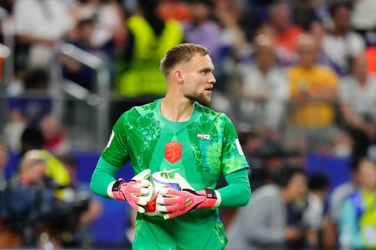 Veelbesproken keeper Bart Verbruggen uit zijn frustraties: 'Het gaat allemaal zo snel'