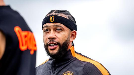Ex-international (42) breekt lans voor Oranje-topscorer Memphis Depay: 'Er is bijna niemand die zó hard werkt'