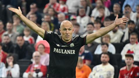 Voetbalicoon Arjen Robben liet salaris van 35 miljoen euro netto(!) lopen: 'Ik werd gebeld door een club'