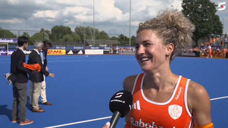 Maria Verschoor lacht en doet geheimzinnig over veranderingen bij Nederlandse hockeysters