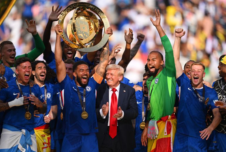 Kampioensfeest van Chelsea verstoord door opmerkelijke actie van Donald Trump: 'Hij verpest het'