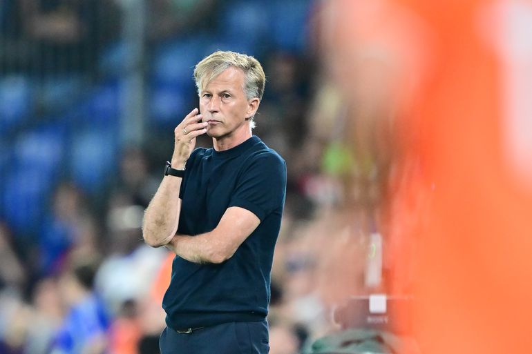 Oranje Leeuwinnen op EK ‘niet om aan te gluren’: ‘Ontzettend domme actie van Andries Jonker’