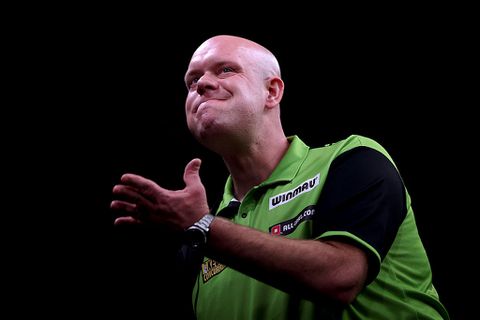'Wonderbaarlijke blessure' Michael van Gerwen komt bovendrijven: 'Nog steeds een plaat in z'n schouder'