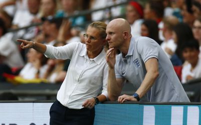 Dit is Arjan Veurink: nieuwe bondscoach moet Oranje Leeuwinnen na scheiding van Sarina Wiegman terug naar de top brengen