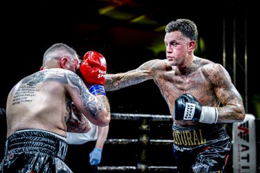 Vader en zoon Holzken zorgen voor absoluut unicum in wereldwijde vechtsport: 'Beetje emotioneel'