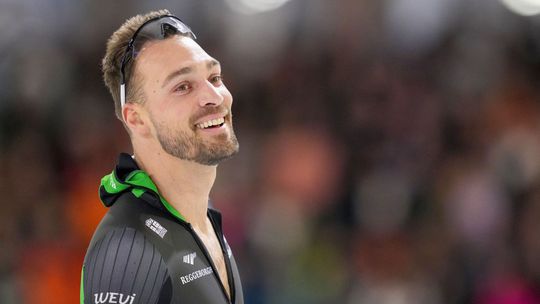 Topschaatser Kjeld Nuis lacht zich rot om collega: 'Dat jij dit durft te zeggen!'