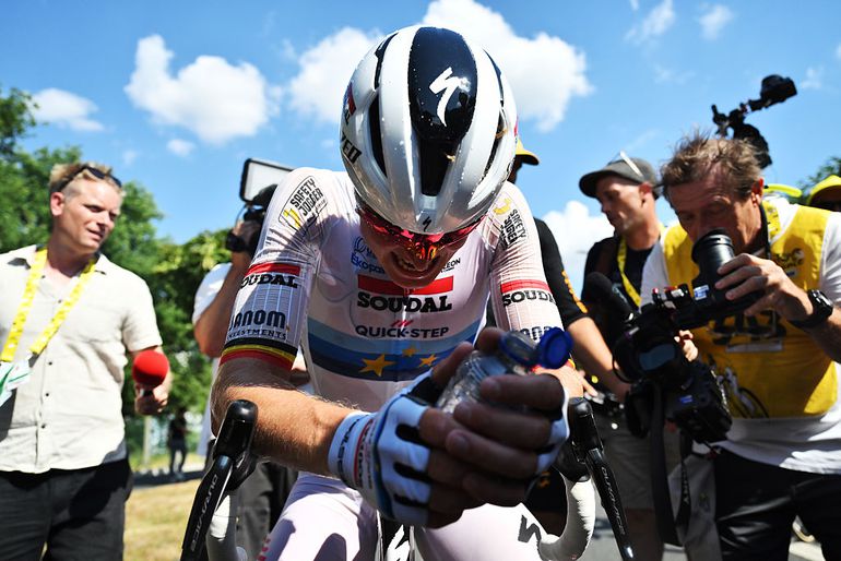 Geen genade voor renners in Tour de France: zorgwekkend bericht vlak voor de rustdag