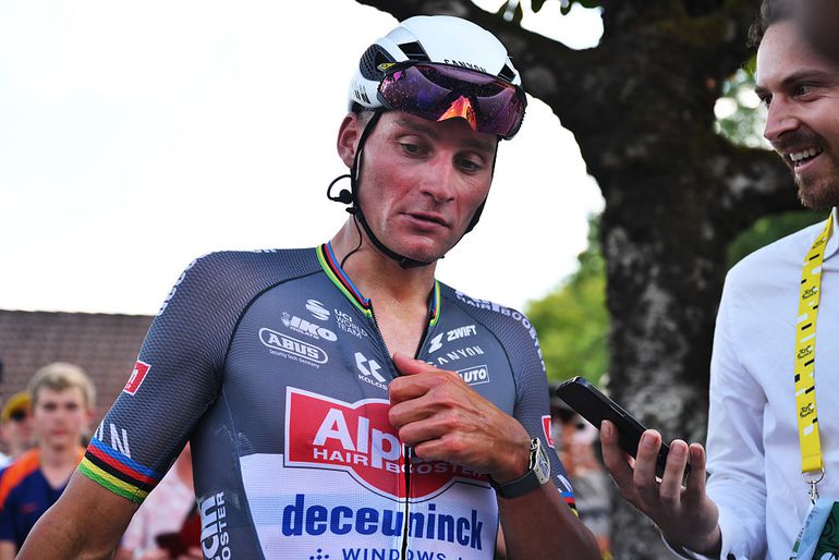 Opmerkelijke actie Mathieu van der Poel gesprek van de dag in Tour de France: ‘Dan ben je zó groot’