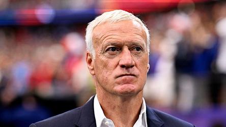 Bondscoach Didier Deschamps schrijft WK-historie met Frankrijk tijdens zéér pijnlijke avond