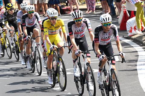 LIVE Tour de France | Richard Carapaz opent de finale, wacht Tadej Pogacar met zijn aanval?
