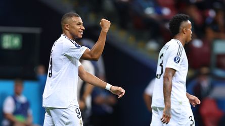 Kylian Mbappé heeft z'n eerste doelpunt voor Real Madrid al te pakken: bekijk hier de treffer in de Europese Supercup