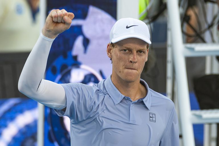 Jannik Sinner vernedert angstgegner en voegt zich in rijtje met Roger Federer, Novak Djokovic en Rafael Nadal
