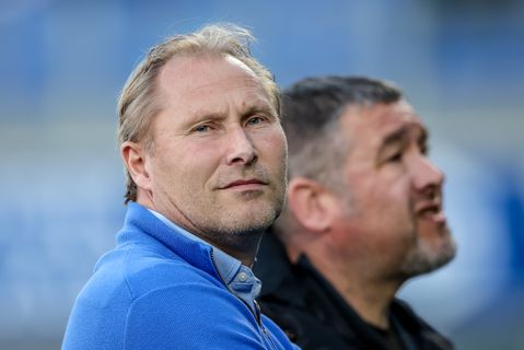 Technisch directeur in Eredivisie spreekt openhartig over lastige keuzes in voetbalwereld: 'Het vergt wel veel van je'