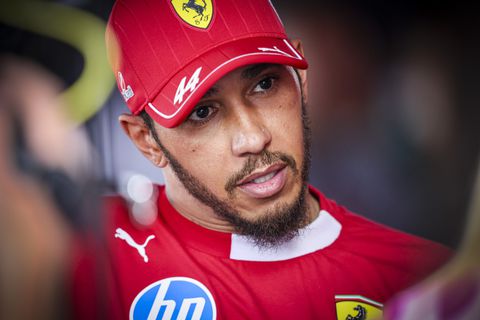 Beruchte F1-analist haalt uit naar gefrustreerde Lewis Hamilton: 'Dat helpt niemand'