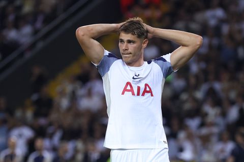 Britse media ondanks misser lovend over Micky van der Ven: 'Hij deed veel meer dan dat'