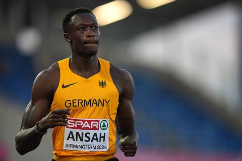 Duitse recordsprinter (25) breekt interview geïrriteerd af na vragen over dreigende dopingschorsing op EK atletiek
