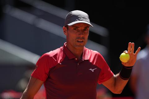 Voormalig tennistopper (38) verrast met bijzondere carrièreswitch: Spanjaard laat zich direct gelden